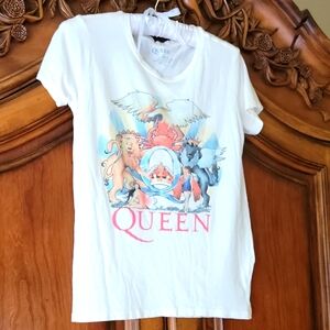 Lucky Brand Creamy White Queen Tshirt